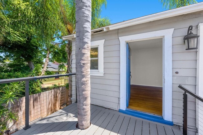 Building Photo - 2724 Treat St