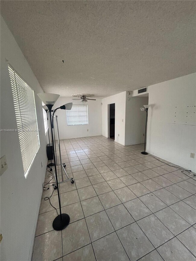 Building Photo - 15813 NW 38th Pl