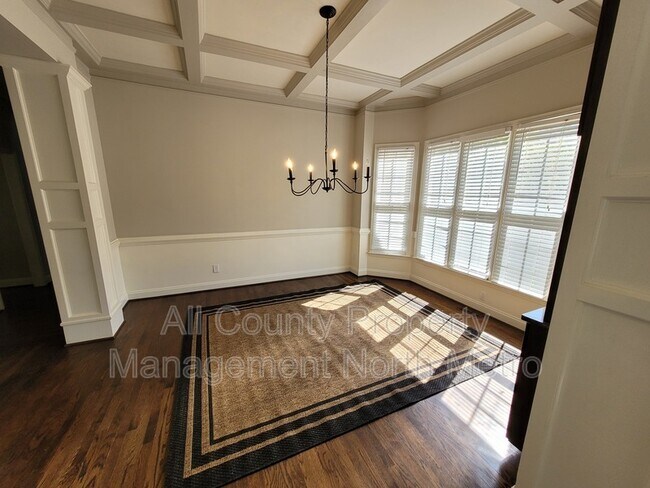 Building Photo - 6325 Hampton Highlands Dr