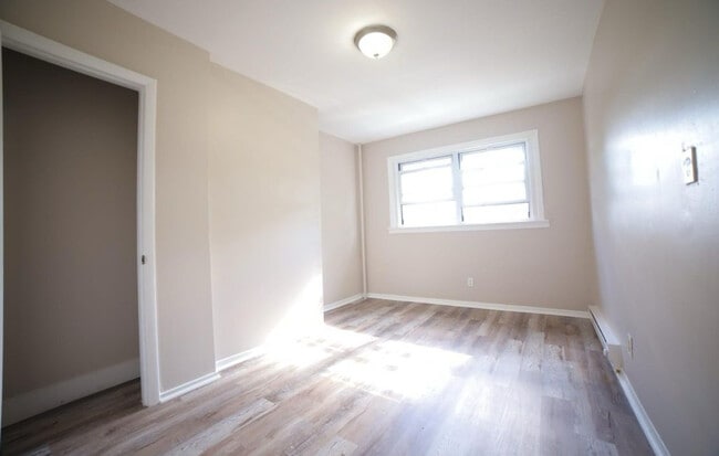 Building Photo - 214 Fairmount Ave