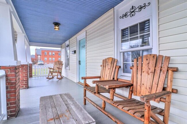 Foto del edificio - Knoxville 37917 - 3 bedroom, 2 bath Crafts...