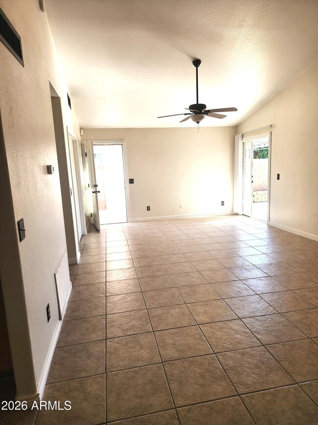 Building Photo - 7545 W Kerry Ln