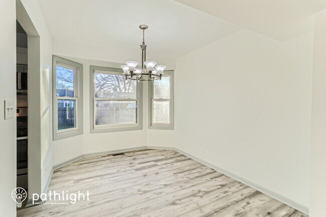 Foto del edificio - 1419 Farrington Lane