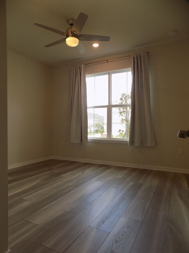 Building Photo - New 5 Bedroom 4 Bathroom Home For Rent in ...
