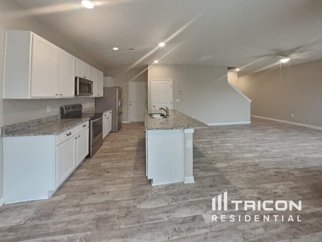 Building Photo - 353 Victory Cir