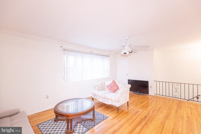 Foto del edificio - 187 Evergreen Rd