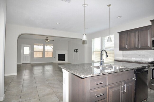 Foto del edificio - 548 Dunster Ln