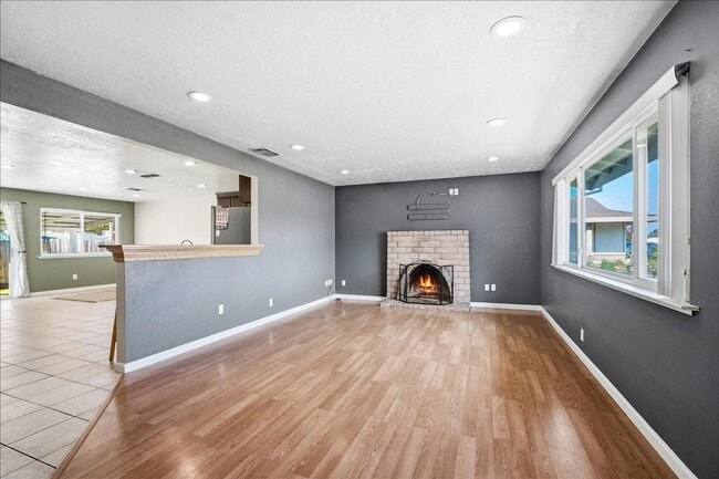 Building Photo - 2944 Calle Del Sol Way