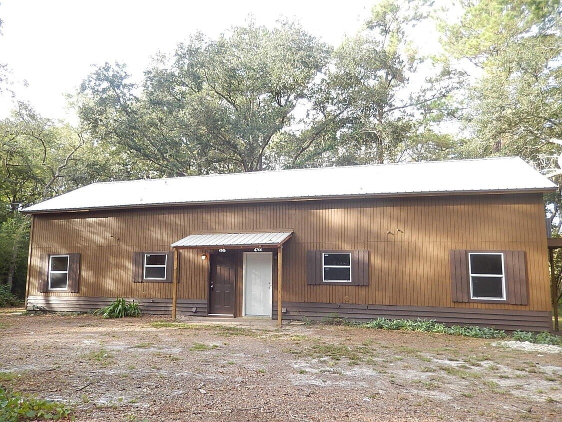 Foto principal - 4744 Cobblestone Ln