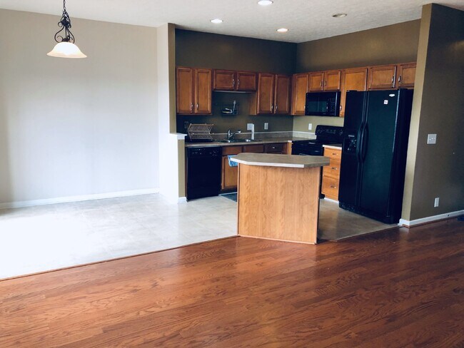 Foto del edificio - "Spacious 3 Bed, 2.5 Bath Townhouse with Finished Basement on Bell Road - Antioch Rental!"