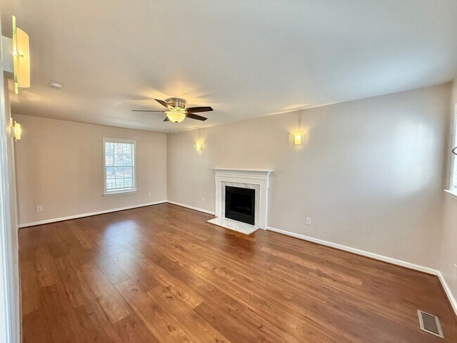 Foto del edificio - Charming 3BD, 2.5BA Willow Spring Home on a Corner Lot with a 2-Car Garage and a Large Fenced Bac...