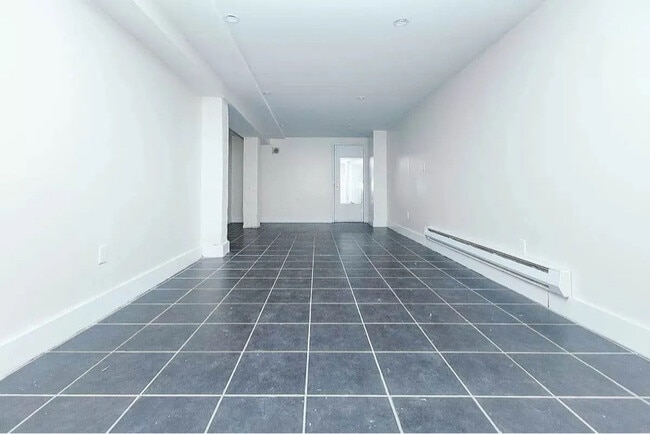 Building Photo - 848 Madison St