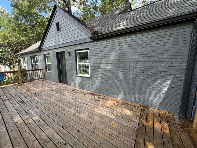 Building Photo - 2374 N Decatur Rd