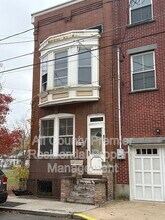 Building Photo - 67 1/2 Bellevue Ave