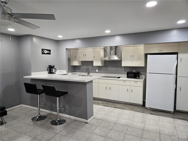 Foto del edificio - 12 E Tulipan Ave