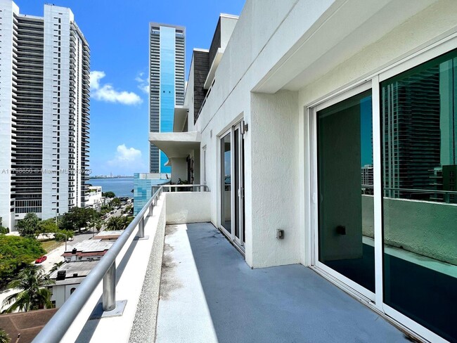 Foto del edificio - 321 NE 26th St