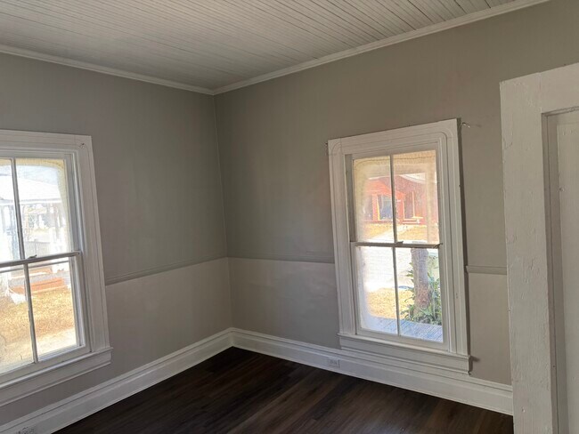 Photo - 353 Ann St NW House