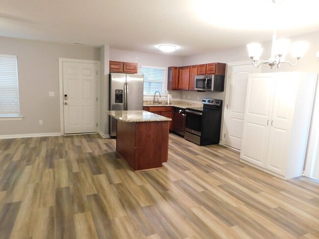 Building Photo - Herons Ridge 3 bed, 2 bath ranch