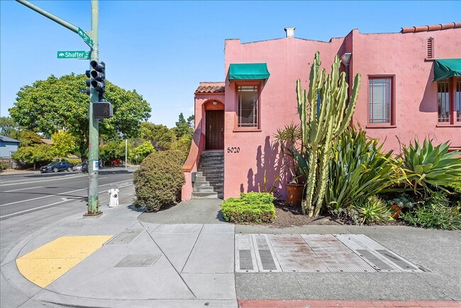 Building Photo - 5020 Shafter Ave