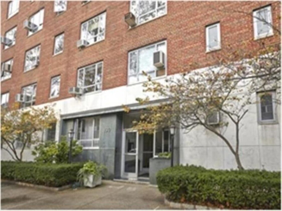 Foto principal - 130 8th Ave