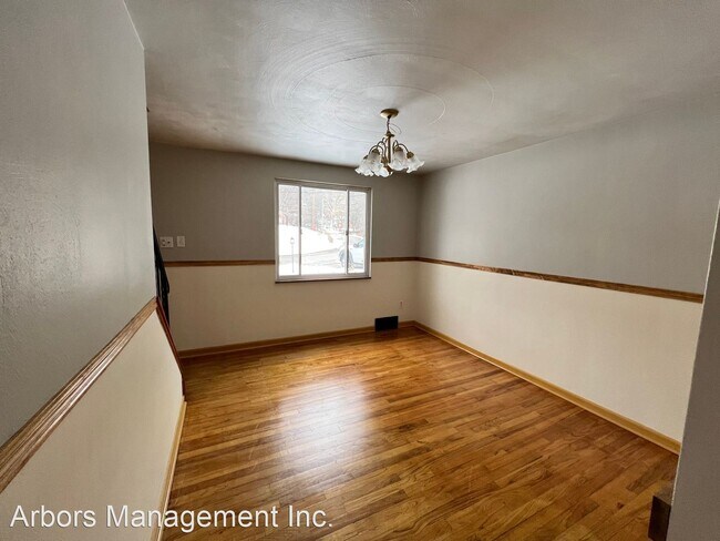 Building Photo - 3 br, 2 bath House - 6411 Swan Drive