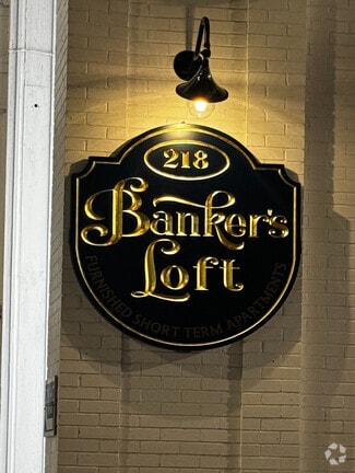 Building Photo - Banker's Loft