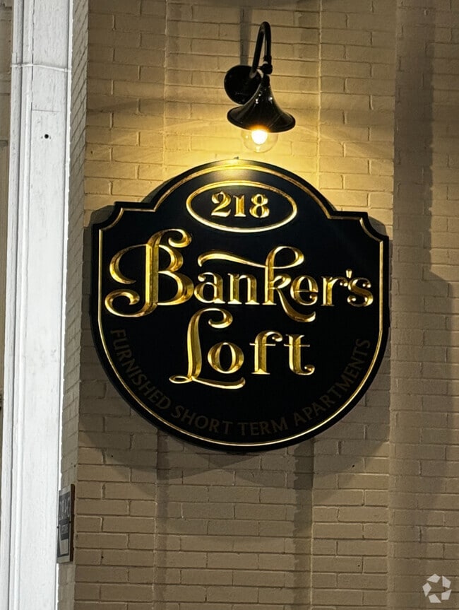 Building Photo - Banker's Loft