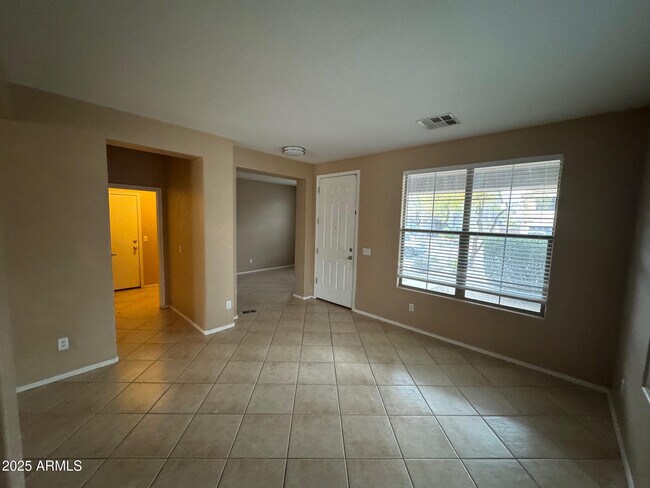 Foto del edificio - 2418 W Florentine Rd