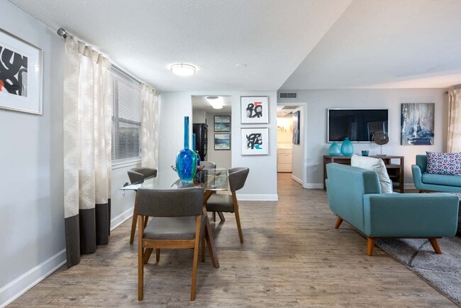 Foto del edificio - Deerpath on the Lake