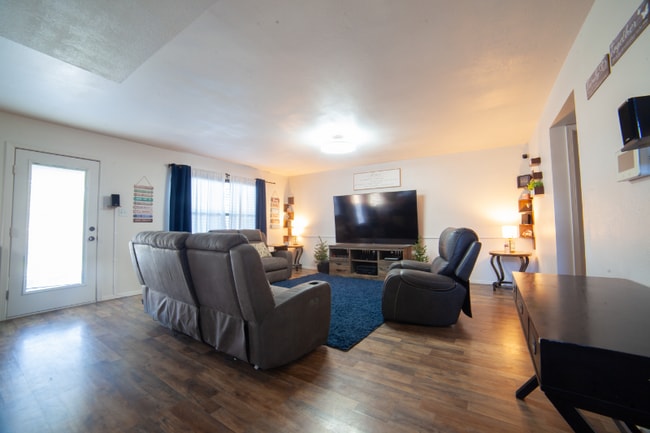 Building Photo - 13260 Emerald Creek Dr