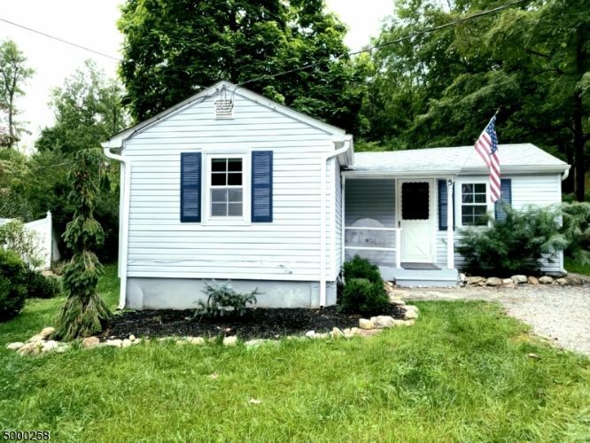 Primary Photo - 5 Tall Timbers Dr