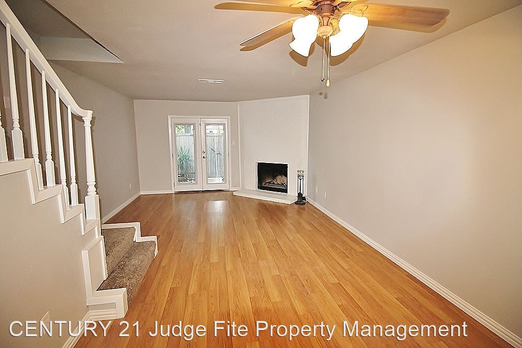 Primary Photo - 2 br, 1.5 bath House - 613 Carriagehouse L...