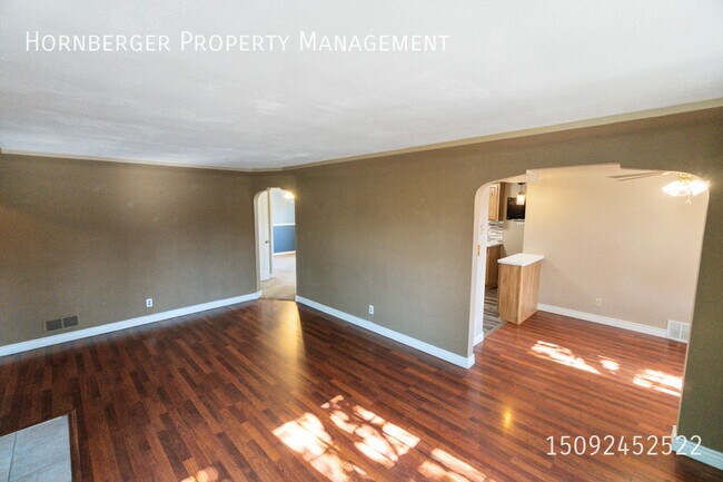 Building Photo - 2527 W Walton Ave