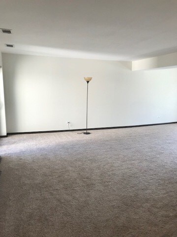 Foto del edificio - 715 Ridge Rd