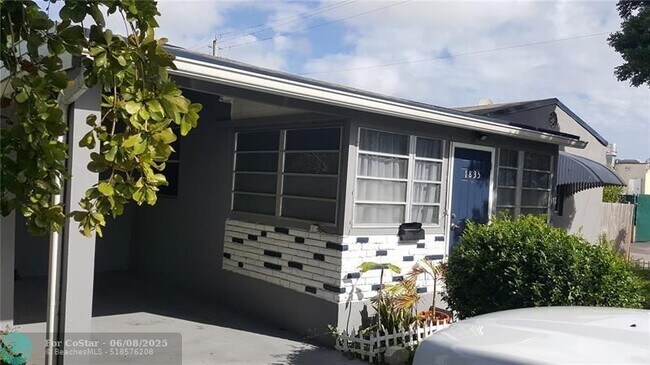 Foto del edificio - 1835 Fletcher St