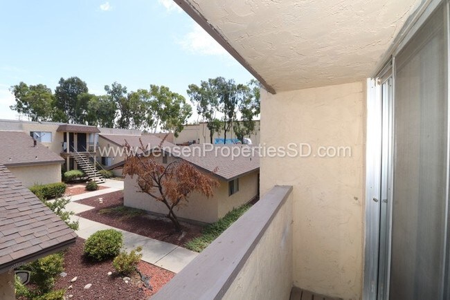 Building Photo - Studio Apartment w/Parking, A/C