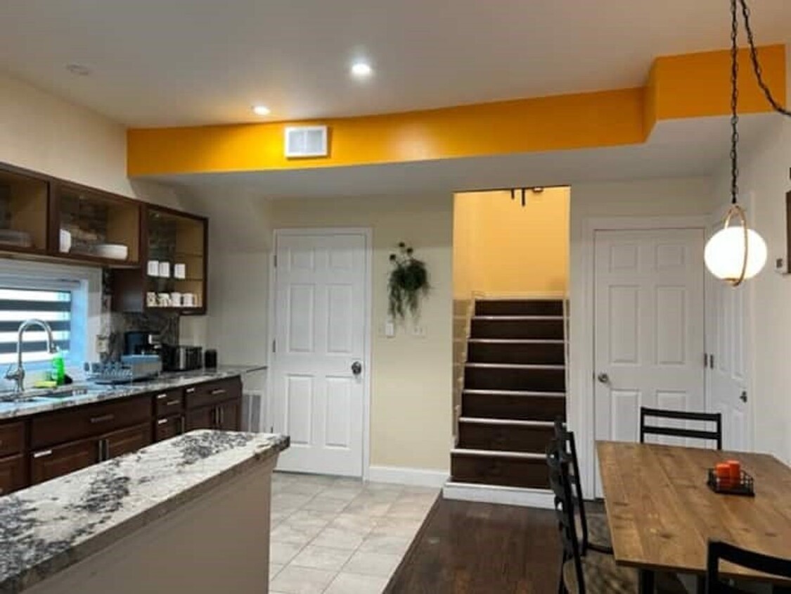 Foto principal - Ohio City 2 Bedroom Townhouse for Rent / F...