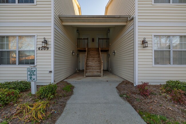 Building Photo - Serene 2-Bedroom Apartment in Greensboro, NC