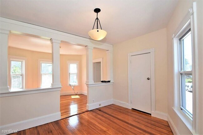 Building Photo - 2 br, 1 bath  - 4 Houghton St