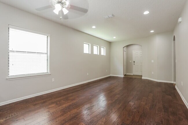 Foto del edificio - 4123 Grayfield Ln