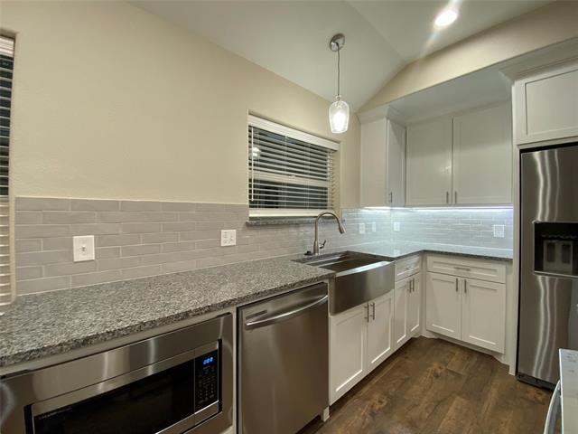 Building Photo - 802-804-804 N Broughton St