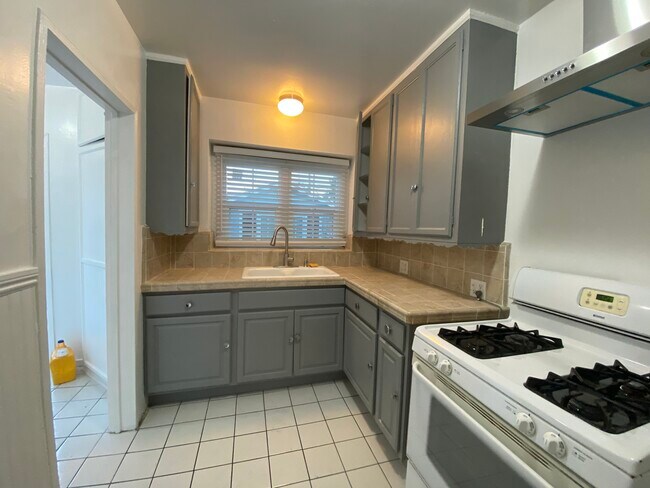 Building Photo - 4164 Mildred Ave
