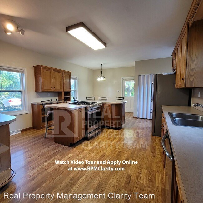 Building Photo - 3 br, 1 bath House - 5328 S Main St
