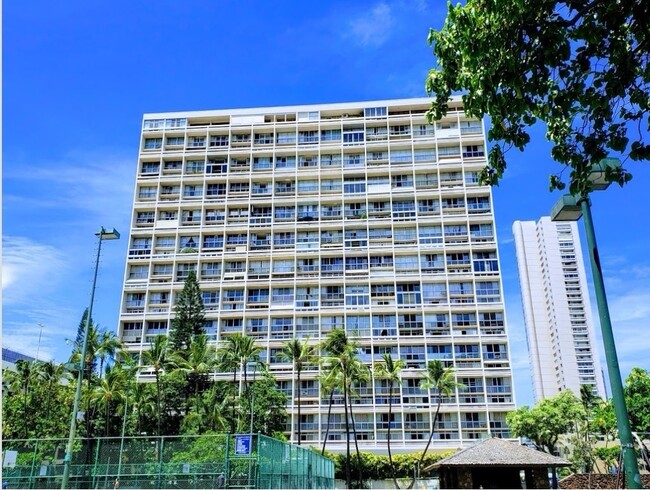 Building Photo - 500 Ala Wai Plaza 3 bedroom 2.5 Bath