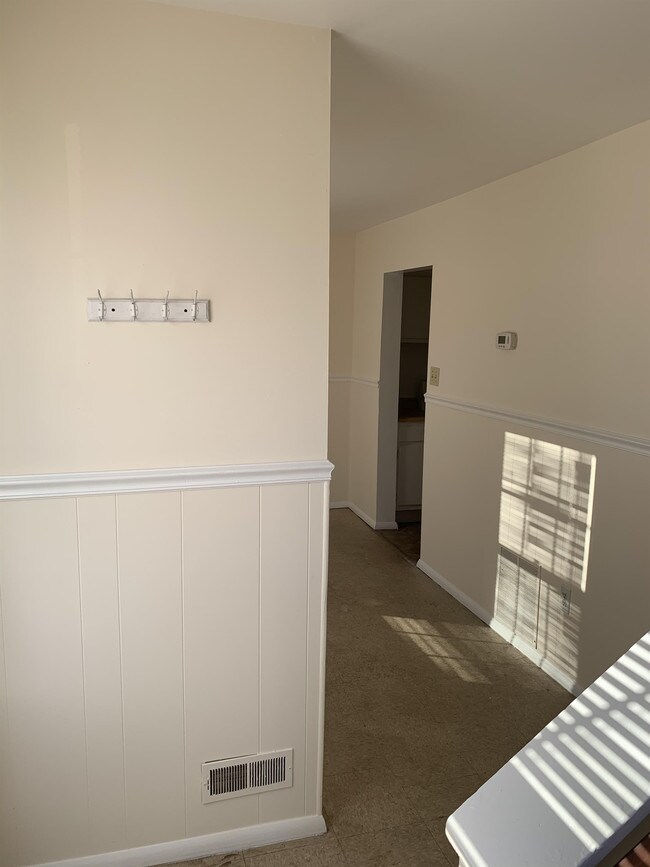 Building Photo - 1832 Blue Jay Ct