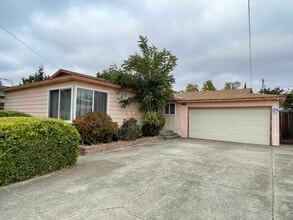 Building Photo - 35459 Breton Dr