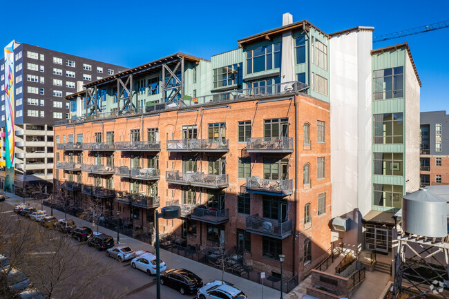 Esquina suroeste - WaterTower Lofts