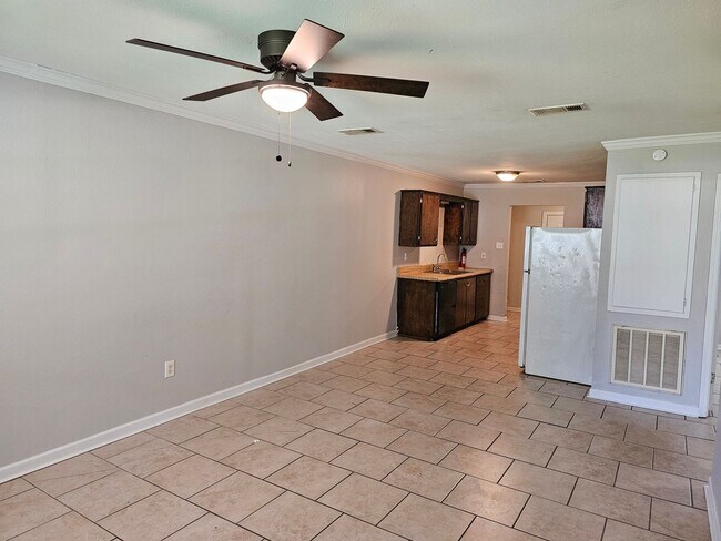 Building Photo - 23895 Leaning Oaks Dr