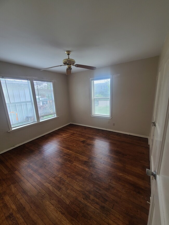 Building Photo - 3204 Oaklawn St