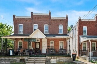 Building Photo - 13 E 21st St